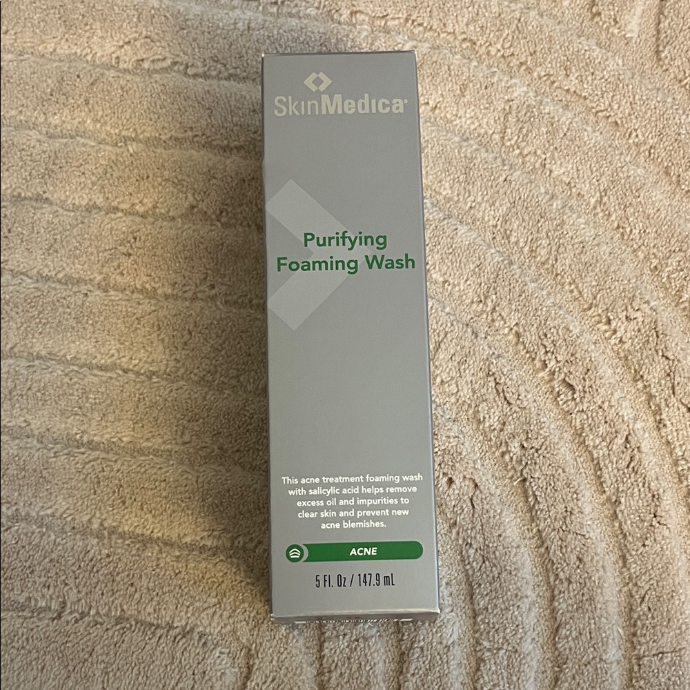 SkinMedica Purifying Foaming Wash - Gray and Green